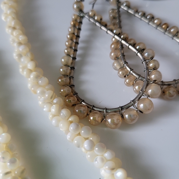 Vintage Mother of Pearl Twisted Necklace with Complimentary Contemporary Earring - Picture 5 of 16
